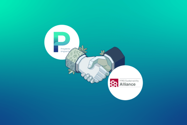 Imagen de alianza entre Proyecta Impacto e IFRS. Sobre un fondo degradente.