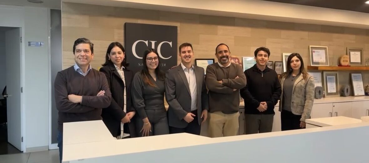 Equipo de Proyecta Impacto, junto al equipo de sostenibilidad de CIC